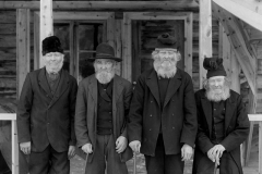 Fire brødre fra Skjåk fotografert rundt 1905.  – (Foto: Kristian Stakston, Maihaugen - SS-KS-A-0767)