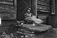 Barn på trammen, ca. 1902 – Fotograf: Lars Bleken, Foto: Randsfjordmuseene AS