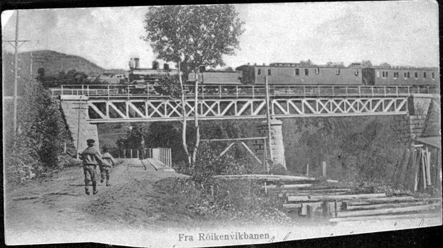 Vilde av bro fra Røykenvikbanen 1902