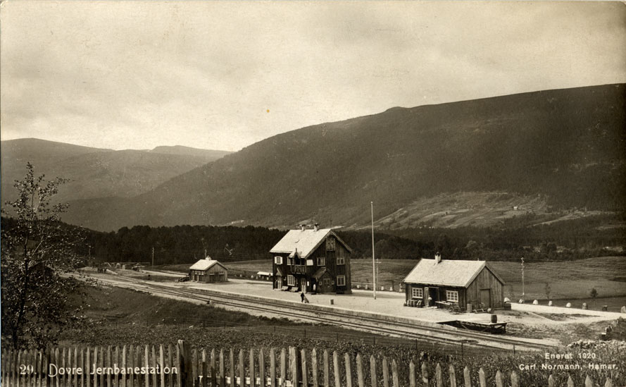 Bilde av Dovre stasjon i 1920