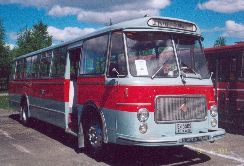 Bilde av buss fra Hadeland