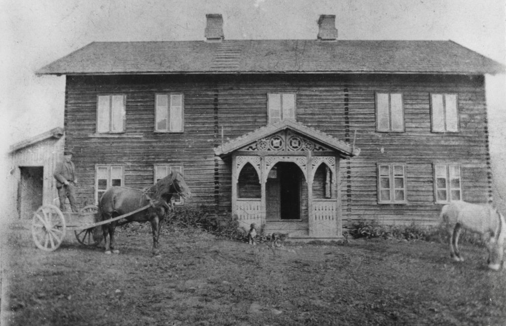 Bilde av Skysstasjonen på Austdal Nordre, Snertingdal, 1910 