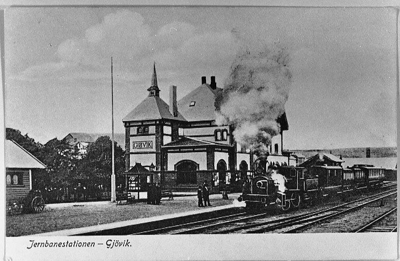 Bilde av Gjøvik stasjon i 1904
