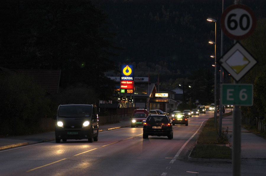 Bilde av moderne trafikk