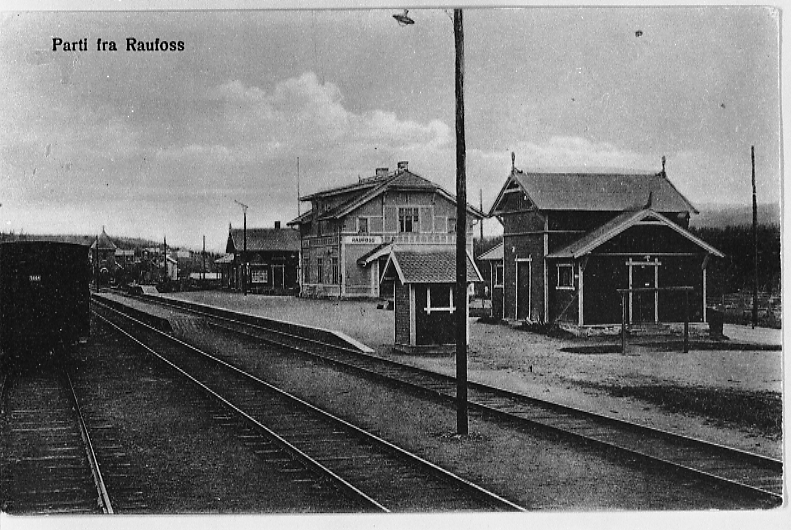 Bilde av Raufoss stasjon fra eldre tider