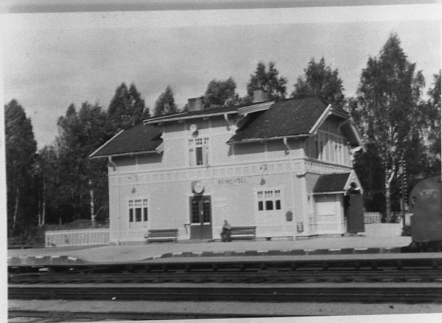 Bilde av Reinsvoll stasjon ca 1950