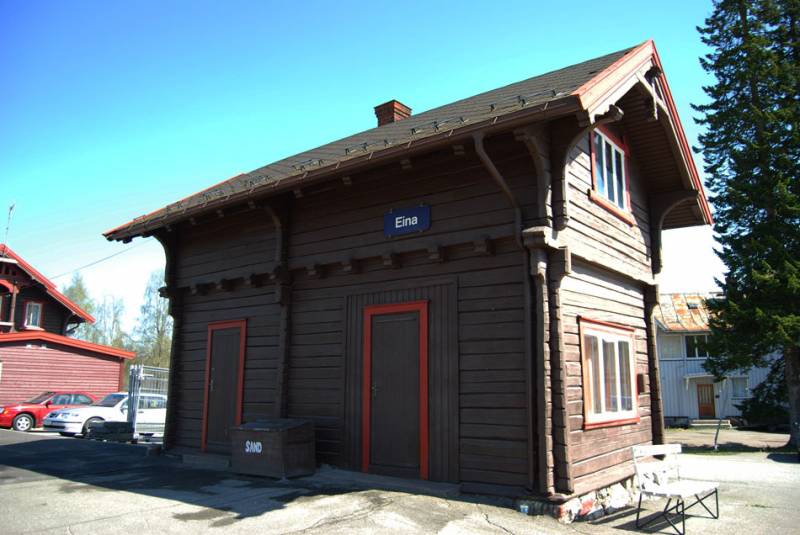 Bilde av bygg ved Eina stasjon