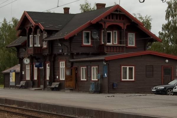 Bilde stasjonsbygning ved Eina stasjon