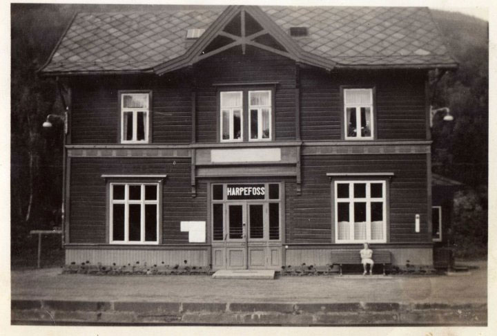 Bilde av Harpefoss stasjon