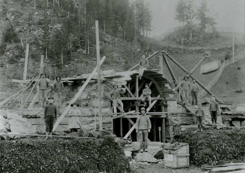 Bilde av bygging av Kalvsjøundergangen