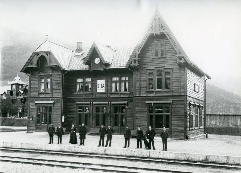 Bilde av Otta stasjon 1897