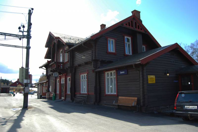 Bilde av stasjonsbygg på Jaren stasjon