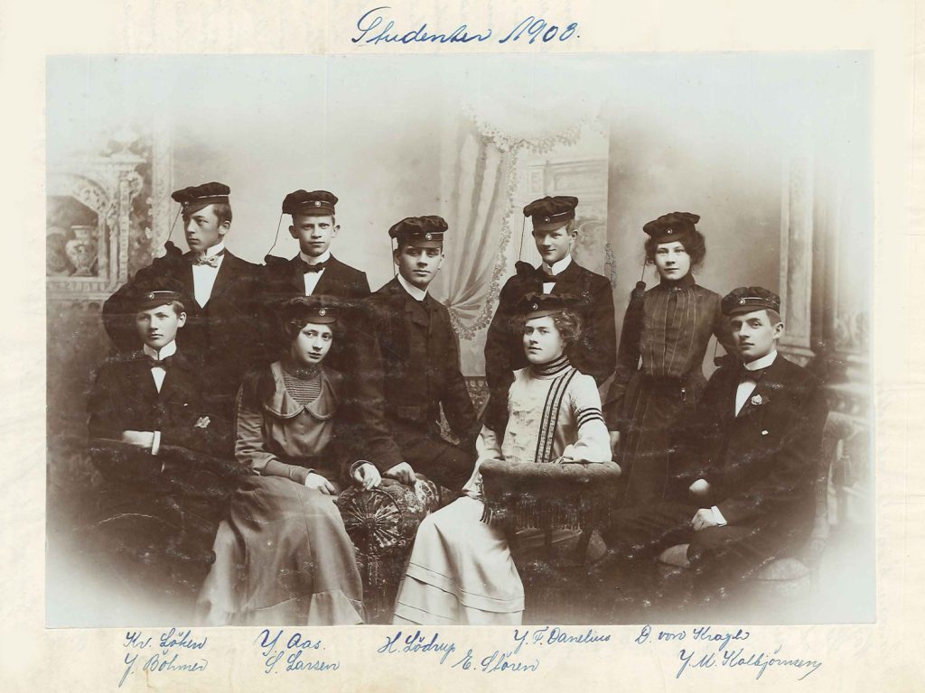 Bilde av de som stod bak gjenopplivingen av Brage i 1901
