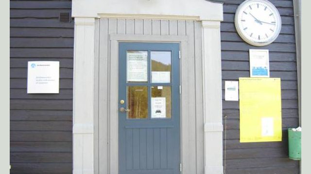 Bilde av detajl fra stasjonsbygningen ved Bjorli stasjon