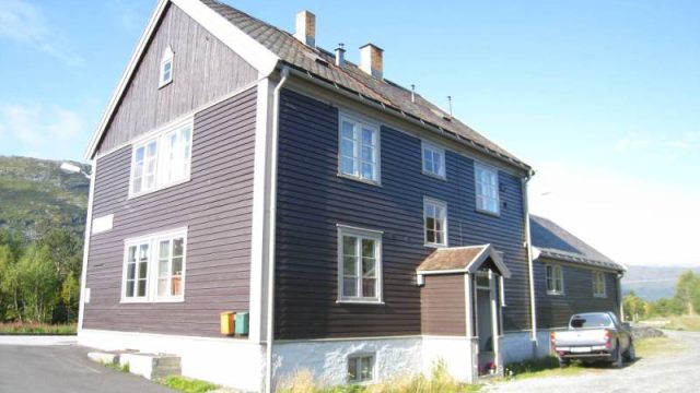 Bilde av stasjonsbygningen ved Bjorli stasjon