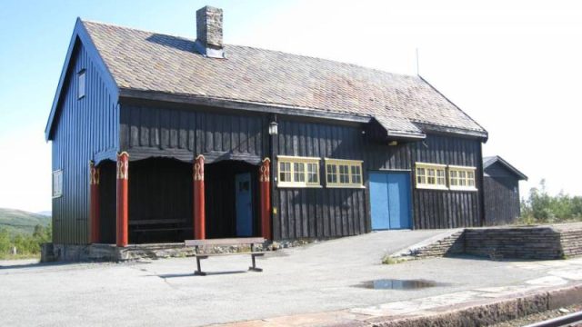 Hjerkinn stasjon (Fotograf: Dagmar Buen © Fylkesarkivet i Oppland). Bilde Hjerkinn stasjon