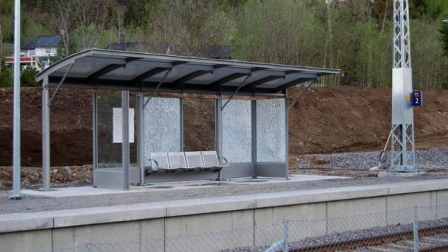 Grua stasjonGrua stasjon - spor 2 (Fotograf: Solfrid Myhre, (c) Arkivnett Oppland) Bilde av spor 2 på Grua stasjon