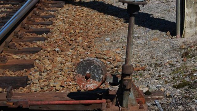 Eina stasjon 2008 (Fotograf: Solfrid Myhre, (c)Arkivnett Oppland) Bilde av gammel sporveksler ved Eina stasjon 2008