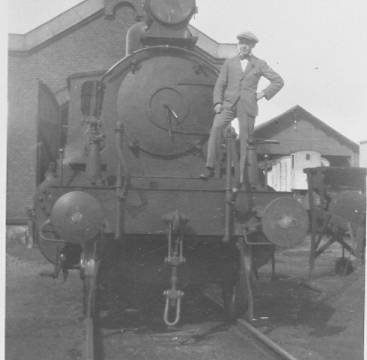 Fra lokstallen på Eina stasjon (Fotograf: ukjent, (c)Mjøsmuseet, R84/75/7) Bilde fra lokstallen Eina stasjon