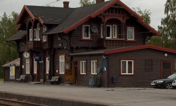 Eina stasjon 2008 (Fotograf: Pål Mjørlund (c) Arkivnett Oppland) Bilde stasjonsbygning ved Eina stasjon