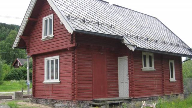 Fåberg stasjonFåberg stasjon (Fotograf: Dagmar Buen © Fylkesarkivet i Oppland) Bilde Fåberg stasjon