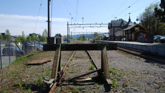 Gjøvik stasjon (Fotograf: Solfrid Myhre, (c)Arkivnett Oppland) Bilde av sporområde ved Gjøvik stasjon