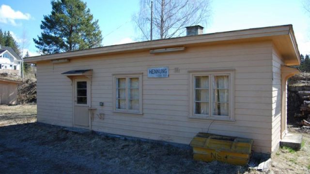 Hennung stasjon (Fotograf: Solfrid Myhre, (c) Arkivnett Oppland) Bilde av stasjonsbygg Hennung stasjon
