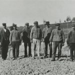 Veiarbeidere i Sløvika, Jevnaker (Fotograf:ukjent, HF1994/28:2) VeihistorieVeiarbeidere i Sløvika, Jevnaker