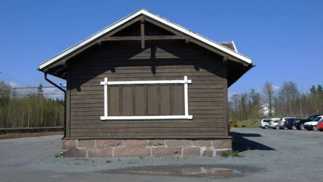 Reinsvoll stasjon (Fotograf: Solfrid Myhre, (c)Arkivnett Oppland) Bilde av detalj Reinsvoll stasjon